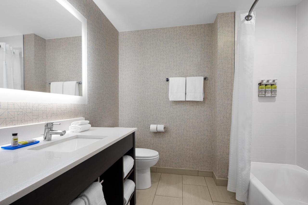 Holiday Inn Express & Suites Woodside Laguardia Airport New York Exterior foto